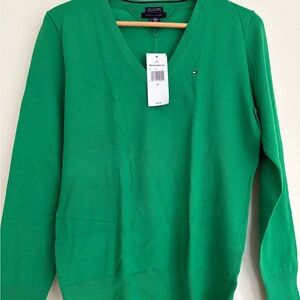 Tommy Hilfiger Light Weight Pima Cotton V-Neck Sweater in Green